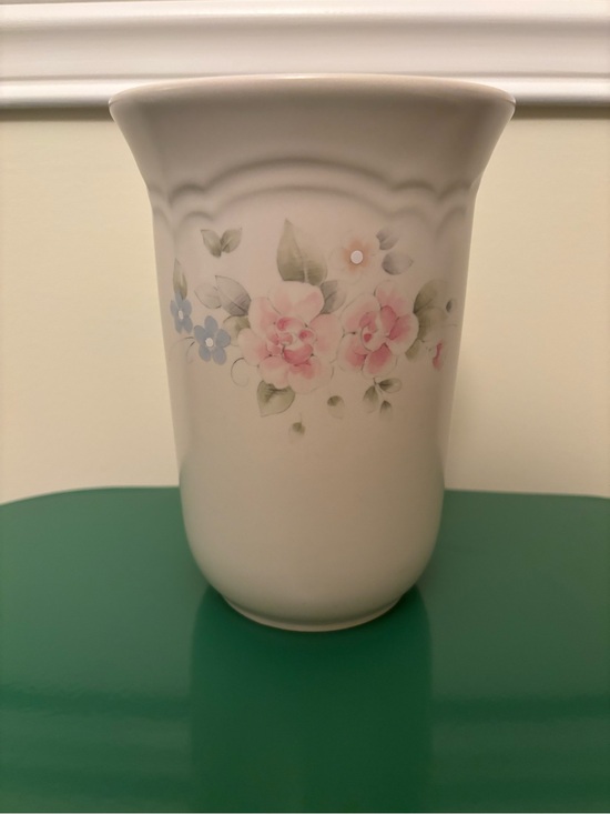 Pfaltzgraff Other - Pfaltzgraff Cream Ceramic Utensil Crock (Tea Rose) Pink and Blue Floral Motif